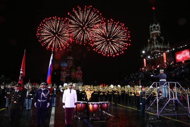 MOSCOW, RUSSIA â€“ SEPEMBER 5, 2021: Fireworks light up the sky at the closing of the 2021 Spasskaya Tower International Military Music Festival in Moscow s Red Square. Sergei Karpukhin TASS  TS10F3E8