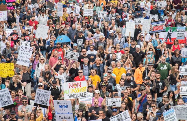 September 5, 2021, Montreal, PQ, Canada: People attend a protest against the Quebec government s measures to help curb the spread of COVID-19 in Montreal, Sunday, September 5, 2021, as the COVID-19 pandemic continues in Canada and around the world. Montreal Canada  - ZUMAc35_ 20210905_zaf_c35_031 Copyright: xGrahamxHughesx