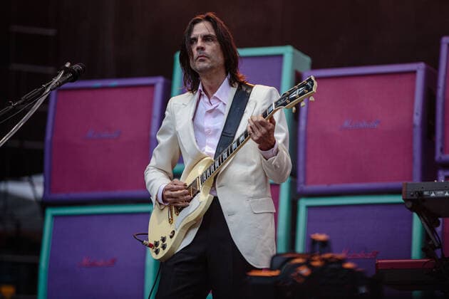 September 6, 2021, Seattle, Washington, USA: Seattle, WA - SEPTEMBER 06, 2021 : Brian Bell of the rock band Weezer performs to a sold out crowd during the Hella Mega Tour at T-Mobile Park on September 06, 202 1 in Seattle, Washington. Photo Xander Deccio imageSPACE Seattle USA - ZUMAs181 20210906_zea_s181_216 Copyright: xImagespacex
