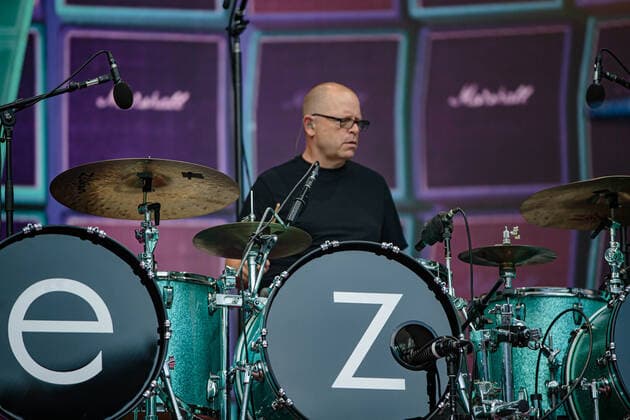 September 6, 2021, Seattle, Washington, USA: Seattle, WA - SEPTEMBER 06, 2021 : Patrick Wilson of the rock band Weezer performs to a sold out crowd during the Hella Mega Tour at T-Mobile Park on September 06, 202 1 in Seattle, Washington. Photo Xander Deccio imageSPACE Seattle USA - ZUMAs181 20210906_zea_s181_217 Copyright: xImagespacex