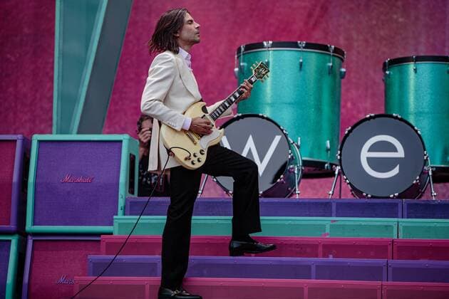 September 6, 2021, Seattle, Washington, USA: Seattle, WA - SEPTEMBER 06, 2021 : Brian Bell of the rock band Weezer performs to a sold out crowd during the Hella Mega Tour at T-Mobile Park on September 06, 202 1 in Seattle, Washington. Photo Xander Deccio imageSPACE Seattle USA - ZUMAs181 20210906_zea_s181_210 Copyright: xImagespacex