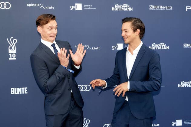 GERMAN ACTING AWARD 2021 Rick Okon and Tim Oliver Schultz on the red carpet at the German Acting Award ceremony at Spindler Klatt in Berlin. Copyright: xEventpressxGolejewskix