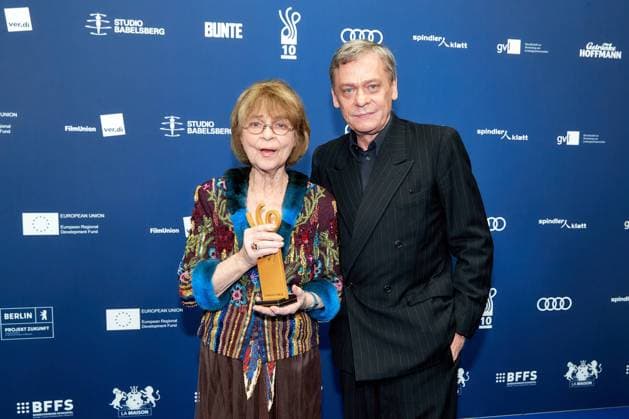 DEUTSCHER SCHAUSPIELPREIS 2021 award ceremony winner Cornelia Froboess with laudator Sylvester Groth on the red carpet at the German Acting Award ceremony at Spindler Klatt in Berlin Copyright: xEventpressxGolejewskix