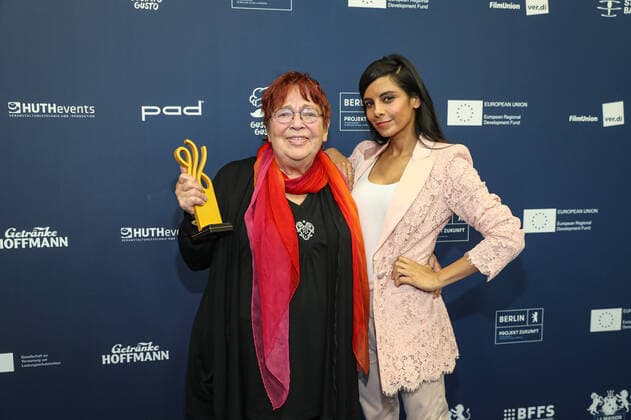 PRESENTATION OF THE 2021 GERMAN ACTING AWARD Award winner Walfriede Schmitt and laudator Collien Ulmen Fernandes Presentation of the 2021 German Acting Award at Spindler and Klatt in Berlin Copyright: xEventpressxRadkex