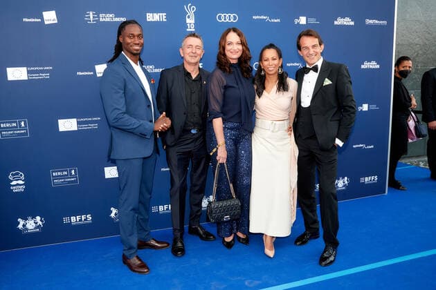 GERMAN ACTING AWARD 2021 Eugene Boateng, Manfred Kockmann, Natalia Wörner, Minh Khai Phan Thi and Hans Werner Meyer on the red carpet at the German Acting Award ceremony at Spindler Klatt in Berlin. Copyright: xEventpressxGolejewskix