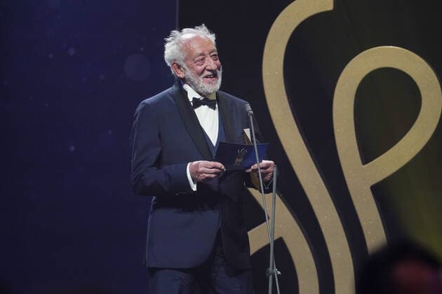 DEUTSCHER SCHAUSPIELPREIS 2021 award ceremony Dieter Didi Hallervorden at the DEUTSCHER SCHAUSPIELPREIS 2021 award ceremony at Spindler und Klatt in Berlin Copyright: xEventpressx