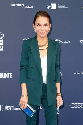DEUTSCHER SCHAUSPIELPREIS 2021 Nadine Warmuth on the red carpet at the German Acting Award ceremony at Spindler Klatt in Berlin Copyright: xEventpressxGolejewskix