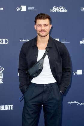 DEUTSCHER SCHAUSPIELPREIS 2021 award ceremony Eugen Bauder on the red carpet at the German Drama Award ceremony at Spindler Klatt in Berlin Copyright: xEventpressxGolejewskix