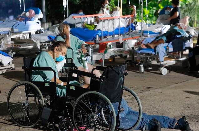 News Bilder des Tages Mexiko, Schweres Erdbeben bei Acapulco Patients of an hospital rest in the street after being evacuated due to the 7.1 earthquake in Acapulco, Mexico, 07 September 2021. An earthquake of magnitude 7.1 was felt on Tuesday and triggered alarms in the capital, with no casualties or material damage reported so far. EFE David Guzman A 7.1 magnitude earthquake is felt in Acapulco !ACHTUNG: NUR REDAKTIONELLE NUTZUNG!  Copyright: xDavidxGuzmanx MEX912 20210908-d174cf18abf27d4c35bb968762fca42d38c829a7