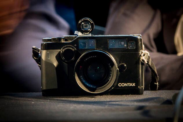 Le Contax, appareil photos du photographe Raymond Depardon CELEBRITES : Raymond Depardon a l Institut Lumiere - Lyon, France 07 09 2021 SandrineTHESILLAT Panoramic 