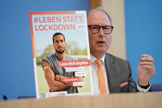 Federal Press Conference Vaccination campaign against Corona News,08 09 2021,Berlin,Stefan Genth, Hauptgeschaeftsfuehrer, Handelsverband Deutschland HDE in portrait at the Federal Press Conference on the subject of vaccination campaign against Corona Berlin Berlin Germany