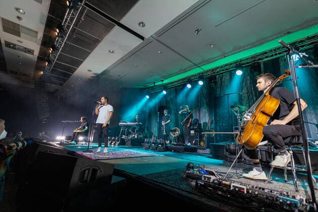 The German singer and songwriter Max Giesinger with his program Endlich Akustik at the live performance in the BonnLive Kulturgarten in the Brückenforum Bonn, 08 09 2021 BonnLive is a cooperation between the fünfdrei event agency and Rheinevents Bonn Beuel NRW Germany