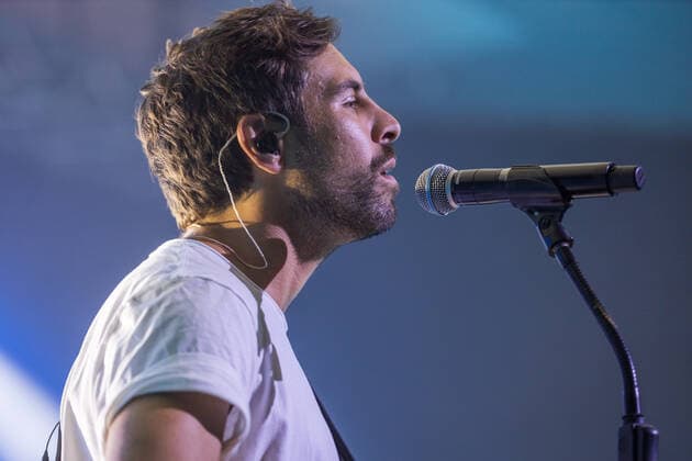 The German singer and songwriter Max Giesinger with his program Endlich Akustik at the live performance in the BonnLive Kulturgarten in the Brückenforum Bonn, 08 09 2021 BonnLive is a cooperation between the fünfdrei event agency and Rheinevents Bonn Beuel NRW Germany