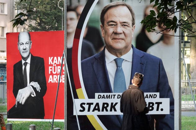 Globe posters for the federal election on 26 9 2021 with the two candidates for chancellor Armin Laschet CDU in front and Olaf Scholz SPD in Dortmund, 09 09 2021