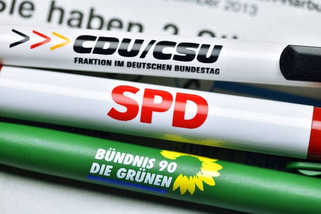 Parties pens on a ballot paper, coalition of CDU CSU, SPD and Greens, Kenya coalition ** NUR FUER REDAKTIONELLE ZWECKE ** EDITORIAL USE ONLY **