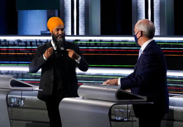 September 9, 2021, Gatineau, Quebec, Canada: NDP Leader Jagmeet Singh, and Conservative Leader Erin O Toole talk following the federal election English-language Leaders debate in Gatineau, Que., on Thursday, Sept. 9, 2021. Gatineau Canada  - ZUMAc35_ 20210909_zaf_c35_115 Copyright: xAdrianxWyldx