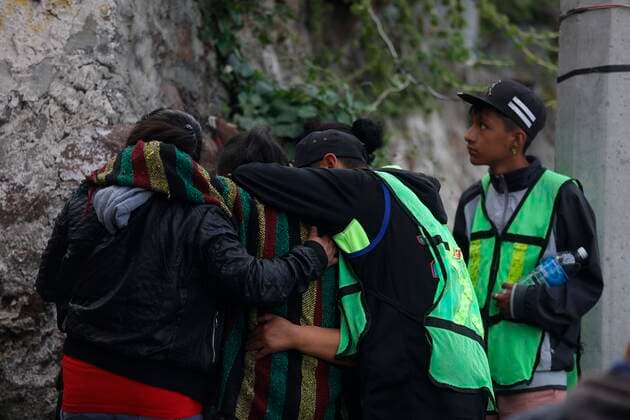 Relatives of people missing in the landslide hug while waiting for information from rescue personnel, in the municipality of Tlanepantla, in the State of Mexico, Mexico, 10 September 2021. One person died and 10 people remain missing due to a landslide this Friday in the Cerro del Chiquihuite, in the State of Mexico, according to the authorities. Landslide in the State of Mexico leaves one dead and 10 missing !ACHTUNG: NUR REDAKTIONELLE NUTZUNG!  Copyright: xSashenkaxGutierrezx MEX1143 20210910-8fe171562bfc8d9bbb4c3e9f4a82f435e73f2b81