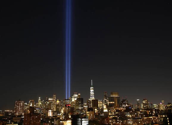 Bilder des Jahres 2021, News 09 September News Themen der Woche KW36 News Bilder des Tages The Tribute In Light is lit in Lower Manhattan near One World Trade Center on the eve of the 20th anniversary of the terrorist attacks on the World Trade Center at Ground Zero in New York City on Friday, September 10, 2021.  NYX202109110131 JOHNxANGELILLO
