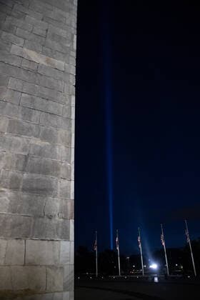 Tower Of Light Pentagon 9 11 Tribute Seen From Washington Monument The Tower of Light 9 11 tribute, hosted by the Tunnel to Towers Foundation, is seen on the National Mall beyond the Washington Monument on September 10, 2021, the evening of the 20th anniversary of the 9 11 terrorist attacks on the United States Washington D.C. United States dozier-towerofl210910_npWqF  Copyright: xBryanxOlinxDozierx