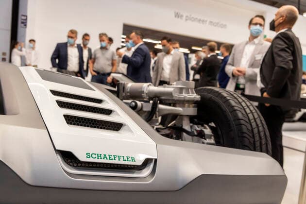 IAA MOBILITY in München. Statt Autoshow hat sich die Messe zu einer ganzheitlichen Mobilitätsmesse gewandelt. Autos werden fast ausschließlich mit Elektromotoren gezeigt, Verbrennermotoren sind Geschichte. 08.09.2021: Deutschland, Bayern, München, Munich. *** IAA MOBILITY in Munich Instead of a car show, the trade fair has transformed itself into a holistic mobility trade fair Cars are shown almost exclusively with electric motors, combustion engines are history 08 09 2021 Germany, Bavaria, Munich, Munich