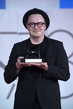 September 12, 2021, Venice, Italy: Teemu Nikki poses with the Audience Award Armany Beauty for The Blind Man Who Did Not Want To See Titanic during the Winners Red Carpet as part of the 78th Venice International Film Festival in Venice, Italy on September 11, 2021. Paolo Cotello imageSPACE Venice Italy - ZUMAs181 20210912_zea_s181_056 Copyright: xImagespacex