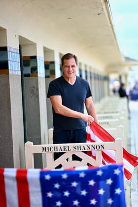 47eme festival du cinema americain de Deauville. Michael Shannon inaugure sa cabine de plage. The 47th Deauville American Film Festival 2021. US actor Michael Shannon unveils a beach cabin marked with his name on the Promenade des Planches during the 47th Deauville US Film Festival in Deauville, western France, on September 8, 2021. 272148 2021-09-11 Shannon, Michael  Copyright: xFranckxCastel MPPx STAR_272148_008