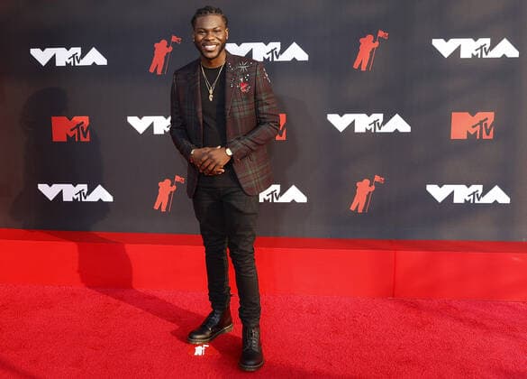 MTV s Dometi Pongo arrives on the red carpet at the 38th annual MTV Video Music Awards at Barclays Center in New York City on Sunday, September 12, 2021.  NYP20210912104 JOHNxANGELILLO