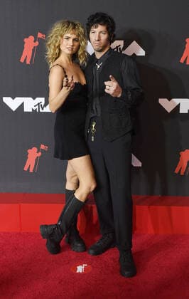 June 8, 2017, New York, NY, USA: Debby Ryan, Josh Dun attend the 2021 MTV Video Music Awards at Barclays Center on September 12, 2021 in the Brooklyn borough of New York City. New York USA - ZUMAs181 20170608_zea_s181_046 Copyright: xImagespacex