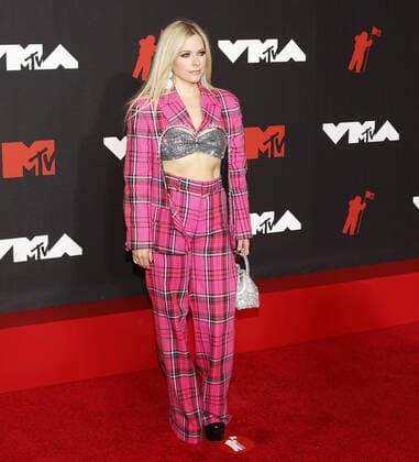 Avril Lavigne arrives on the red carpet at the 38th annual MTV Video Music Awards at Barclays Center in New York City on Sunday, September 12, 2021.  NYP20210912147 JOHNxANGELILLO