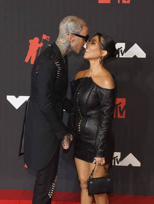 June 8, 2017, New York, NY, USA: Travis Barker, Kourtney Kardashian are seen kissing on the red carper at the 2021 MTV Video Music Awards at Barclays Center on September 12, 2021 in the Brooklyn borough of New York City. New York USA - ZUMAs181 20170608_zea_s181_103 Copyright: xImagespacex