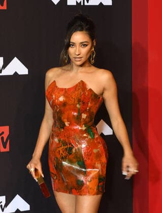 June 8, 2017, New York, NY, USA: Shay Mitchell attends the 2021 MTV Video Music Awards at Barclays Center on September 12, 2021 in the Brooklyn borough of New York City. New York USA - ZUMAs181 20170608_zea_s181_169 Copyright: xImagespacex