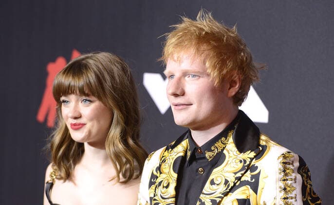 September 12, 2021, New York, NY, USA: Maisie Peters, Ed Sheeran attends the 2021 MTV Video Music Awards at Barclays Center on September 12, 2021 in the Brooklyn borough of New York City. New York USA - ZUMAs181 20210912_zea_s181_125 Copyright: xImagespacex