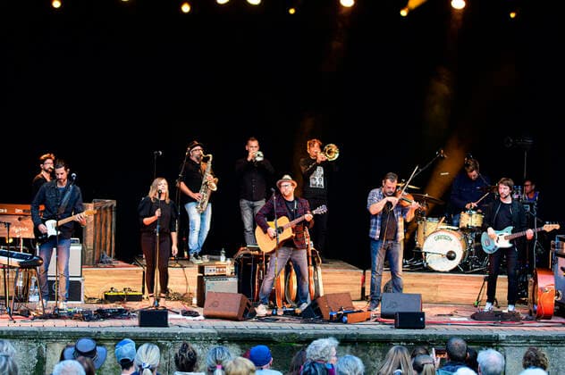 Gregor Meyle Band live at the Endlich wieder summer concert at the Parktheater Großer Garten Dresden, 12 09 2021 Foto:xM.xWehnertx xFuturexImage