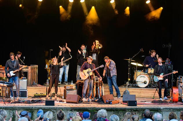 Gregor Meyle Band live at the Endlich wieder summer concert at the Parktheater Großer Garten Dresden, 12 09 2021 Foto:xM.xWehnertx xFuturexImage
