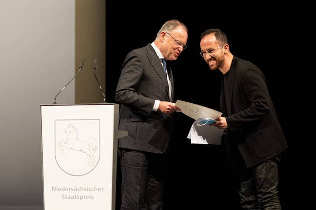 Hanover, Germany 13 September 2021 News 2021 Lower Saxony State Prize 2020 State Opera Hanover 13 09 2021 from left Stephan Weil SPD , State Premier of Lower Saxony, presents the prize to Igor Levit Pianist The Lower Saxony State Prize is awarded every two years to individuals who have rende Copyright: xFotostandx xMattheyx