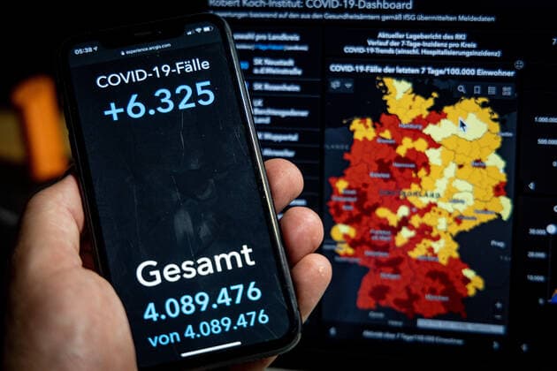 Coronavirus in Germany Covid 19 Dashboard of the Robert Koch Institute 14 09 2021 Robert Koch Institute 7 days Incidence 81.1 7 days Number of cases 67 437 COVID 19 Cases 4 089 476 Addition of 6 325 compared to the previous day COVID 19 Deaths 92 686 Addition of 68 compared to the previous day