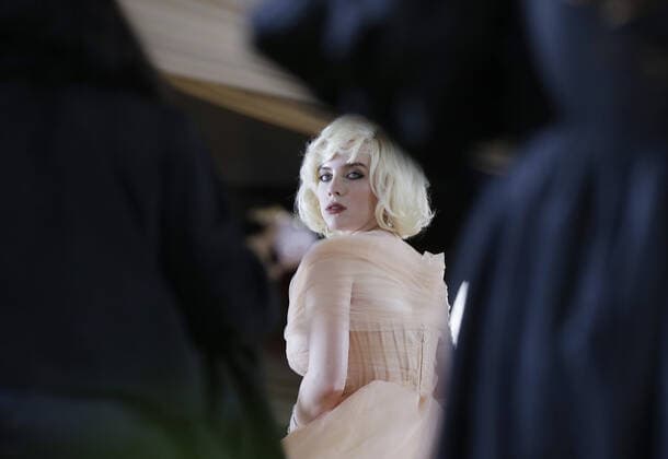 Billie Eilish arrives on the red carpet for The Met Gala at The Metropolitan Museum of Art celebrating the opening of In America: A Lexicon of Fashion in New York City on Monday, September 13, 2021.  NYP20210913397 JOHNxANGELILLO