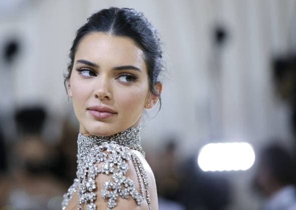 Kendall Jenner arrives on the red carpet for The Met Gala at The Metropolitan Museum of Art celebrating the opening of In America: A Lexicon of Fashion in New York City on Monday, September 13, 2021.  NYP20210913390 JOHNxANGELILLO