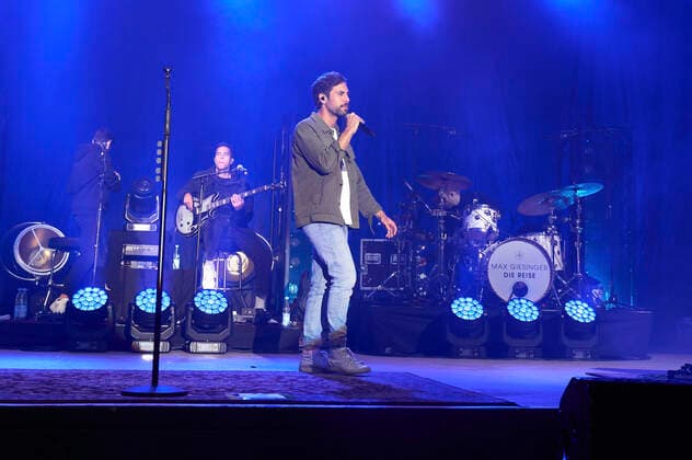 Max Giesinger at a charity concert as part of the concert series Back on Stage at the Gilde Parkbühne Hannover, 13 09 2021 Foto:xU.xStammx xFuturexImage