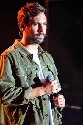 Max Giesinger at a charity concert as part of the concert series Back on Stage at the Gilde Parkbühne Hannover, 13 09 2021 Foto:xU.xStammx xFuturexImage