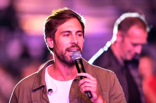 Max Giesinger at a charity concert as part of the concert series Back on Stage at the Gilde Parkbühne Hannover, 13 09 2021 Foto:xU.xStammx xFuturexImage