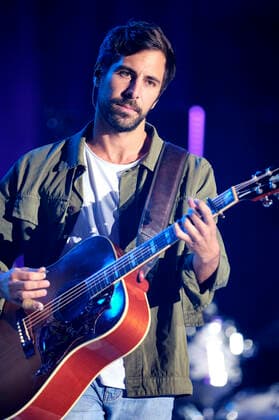 Max Giesinger at a charity concert as part of the concert series Back on Stage at the Gilde Parkbühne Hannover, 13 09 2021 Foto:xU.xStammx xFuturexImage