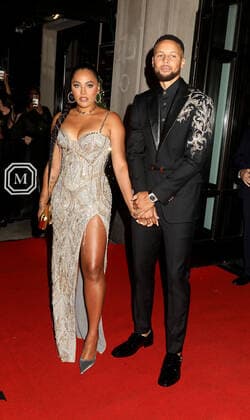 September 13, 2021, New York, New York, USA: STEPHEN CURRY and AYESHA CURRY attend the 2021 VIP Met Gala departures held at The Mark Hotel. New York USA - ZUMAk03_ 20210913_zaf_k03_236 Copyright: xNancyxKaszermanx