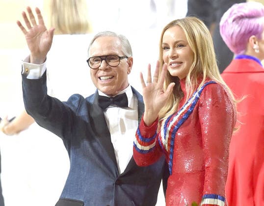 NEW YORK, NEW YORK - SEPTEMBER 13: Tommy Hilfiger and Dee Ocleppo at the 2021 Met Gala benefit In America: A Lexicon of Fashion at Metropolitan Museum of Art on September 13, 2021 in New York City. Copyright: xJohnxPalmerx