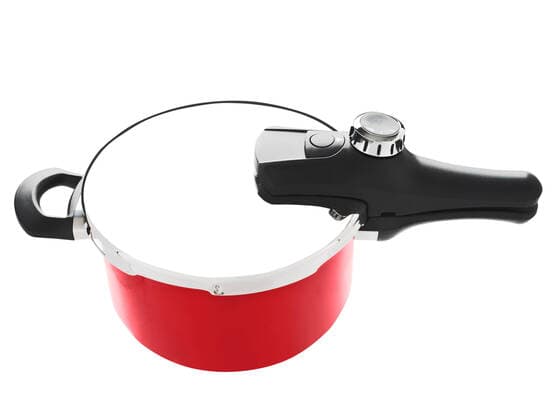 IMAGO Creative: Haushaltsgeräte - Schnellkochtopf Druckkochtopf kochtopf,dampfdrucktopf,schnellkochtopf,kochtöpfe,topf,töpfe,dampfdrucktöpfe,dampftopf,papinscher topf,schnellkochtöpfe *** saucepan,pressure cooker,saucepans mpd-hdf