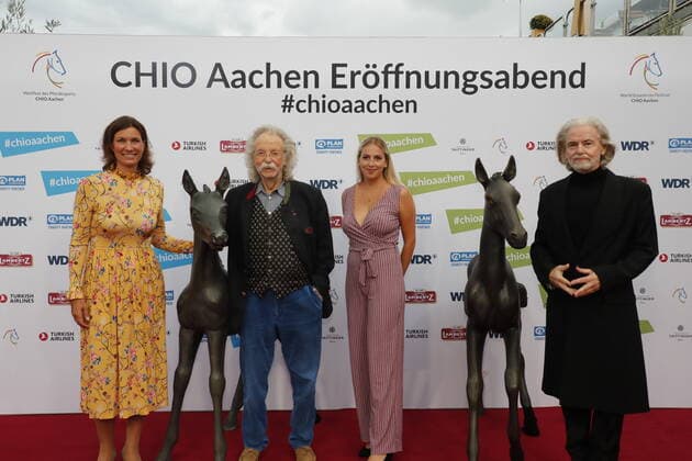 Stefanie Peters (Praesidentin ALRV) Jean Puetz, Tochter Luisa Puetz, Dr. Hermann Buehlbecker (Alleininhaber Lambertz) bei der Eröffnung CHIO 2021 in Aachen. *** Stefanie Peters President ALRV Jean Puetz, daughter Luisa Puetz, Dr Hermann Buehlbecker sole owner Lambertz at the opening of CHIO 2021 in Aachen