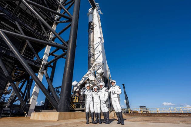 Bilder des Jahres 2021, News 09 September News Themen der Woche KW37 Inspiration4, the world s first all-civilian mission to space, is scheduled to launch Jared Isaacman (right), Hayley Arceneaux (center-left), Christopher Sembroski (center-right), and Dr. Sian Proctor (left) into space on board a Dragon spacecraft, launched by SpaceX s Falcon 9 rocket on September 15, 2021.  WAX2021091404 SPACEX
