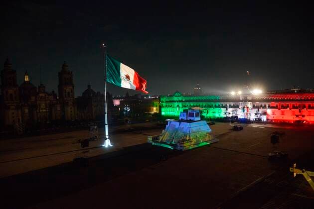 General view of the Zocalo Square during the ceremony of the 211th anniversary of the Cry of Independence, today, in Mexico City, Mexico, 15 September 2021. The president of Mexico, Andres Manuel Lopez Obrador, celebrated this Wednesday the Cry of Independence for the second consecutive year without the presence of citizens in the Zocalo capital due to the covid-19 pandemic. Mexico celebrates Cry of Independence without citizens in the square due to covid !ACHTUNG: NUR REDAKTIONELLE NUTZUNG!  Copyright: xSáshenkaxGutiérrezx MEX1613 20210916-b738ea322ac0abc87f9a630c27f9dcc1ced532de