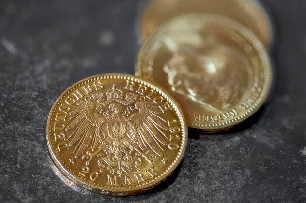 IMAGO Nature: Unsere Erde, Ressourcen, Gold münze,goldmünze,d-mark,geldstück,geldstücke,münzen,goldmünzen,d mark,deutsche mark,dm,geld,mark,währung *** coin,gold coin,german mark,mints,coins,gold coins,german marks 2yo-fjc
