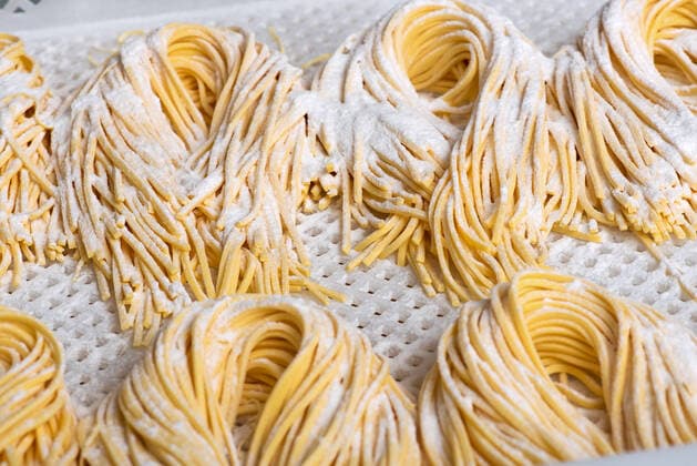 spaghetti,bündel,nudelteig,pasta,spagetti,bund,bünde,gebinde,gebündelt,pastateig,teig *** spaghetti,bundles,dough,spaghettis,bundle,doughs 3ro-h0x